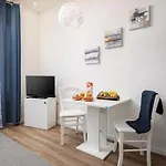 Modern Apartment's At Antique Center - No Privat Parking * Pula