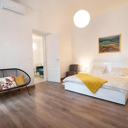 Four Modern Apartment'S At Antique Villa, Castropola 8, Pula, City Center Apartment