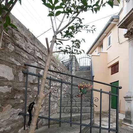 Apartment Four Modern Apartment'S At Antique Villa, Castropola 8, Pula, City Center *
