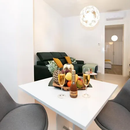 Four Modern Apartment'S At Antique Villa, Castropola 8, Pula, City Center Apartman *