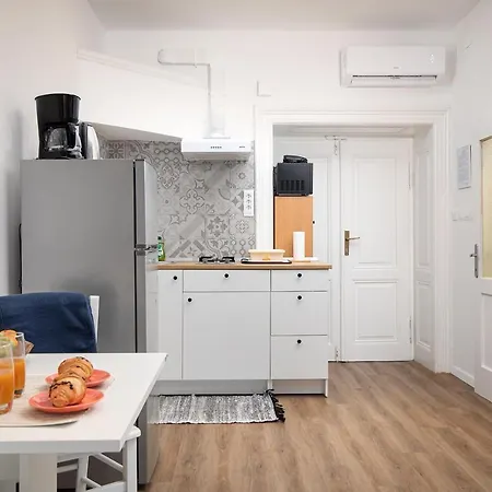 Four Modern Apartment'S At Antique Villa, Castropola 8, Pula, City Center *