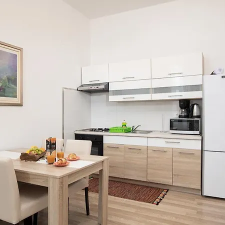 Four Modern Apartment's At Antique Villa, Castropola 8, Pula, Center Appartamento