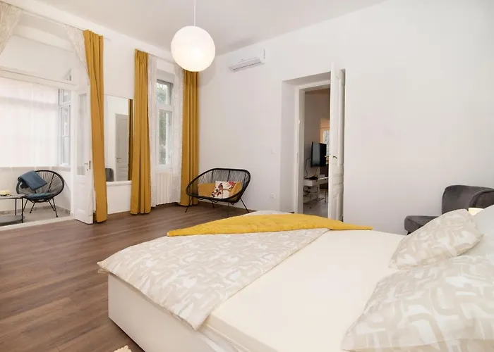 Modern Apartment'S At Antique Villa, Castropola 8, Pula, City Center - No Parking * Pula