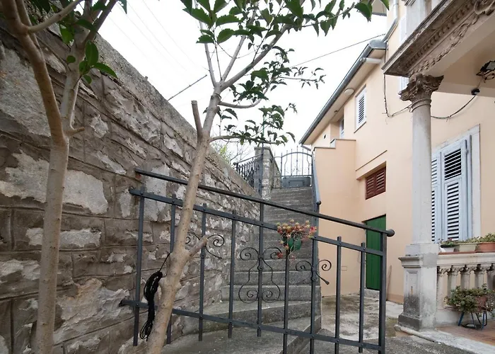 Апартаменты Modern Apartment'S At Antique Villa, Castropola 8, Pula, City Center - No Parking *