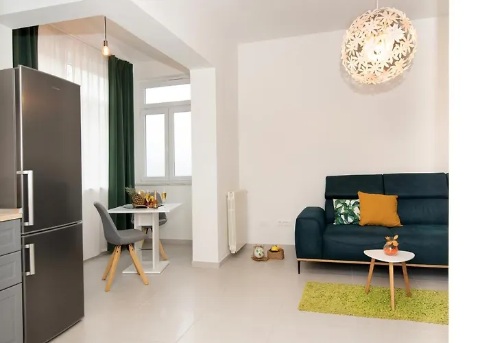 Lägenhet Modern Apartment'S At Antique Villa, Castropola 8, Pula, City Center - No Parking