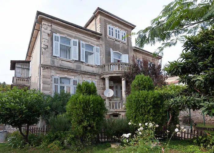 Modern Apartment'S At Antique Villa, Castropola 8, Pula, City Center - No Parking Lägenhet *