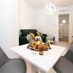 Modern Apartment'S At Antique Villa City Center - No Privat Parking Apartman *