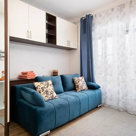 Modern Apartment's At Antique Center - No Privat Parking