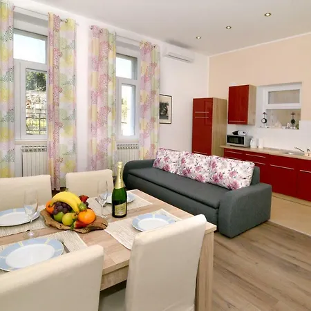 Four Modern Apartment's At Antique Villa, Castropola 8, Pula, Center * Pola